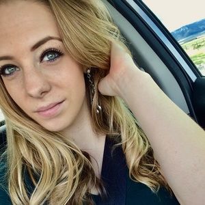 Meet your Posher, Elena